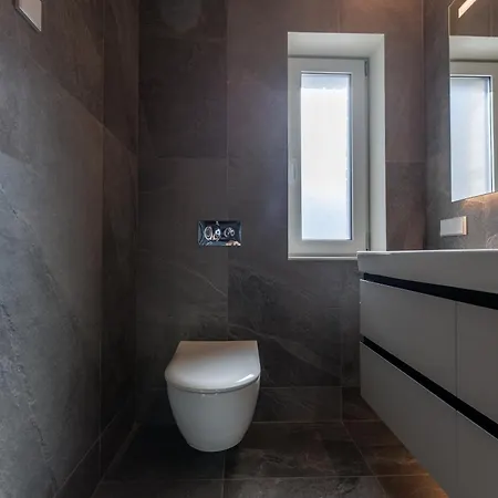 Amberstone Brothers Apartment *
