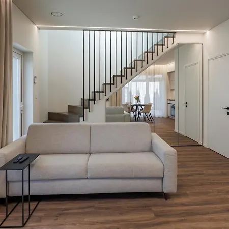 Апартаменти Amberstone Brothers