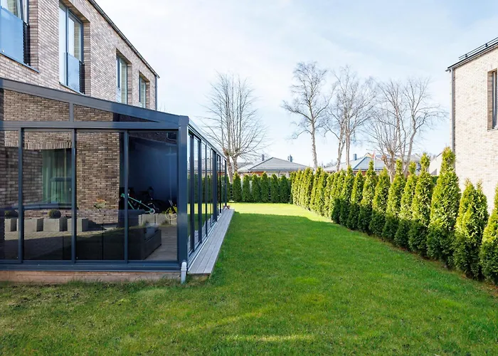 Amberstone Brothers Апартаменти Паланга